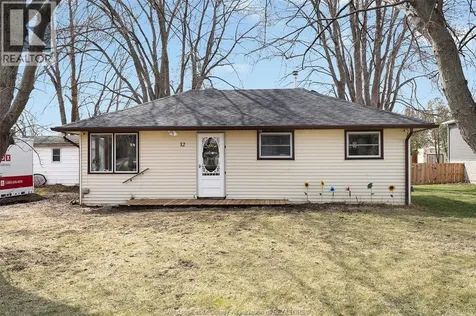12 Patricia Avenue Wheatley ON N0P 2P0