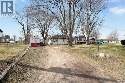 12 Patricia Avenue Wheatley ON N0P 2P0