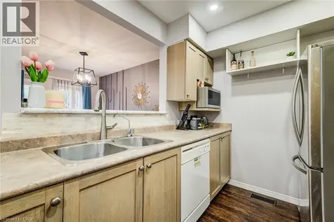 120 Dudhope Avenue Cambridge ON N1R 4T7