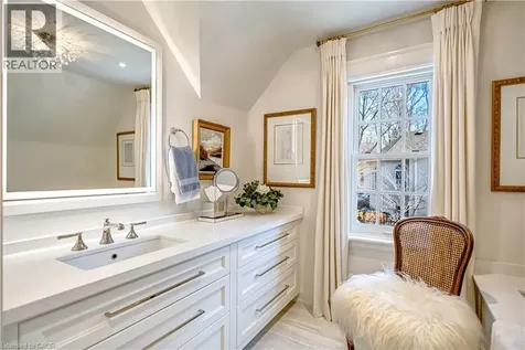 514 Wilson Street East Ancaster ON L9G 2C5
