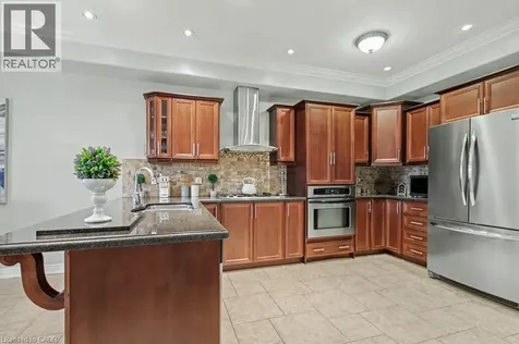 284 Normanhurst Avenue Hamilton ON L8N 5N4