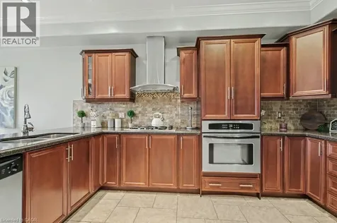 284 Normanhurst Avenue Hamilton ON L8N 5N4