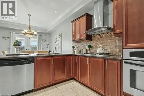 284 Normanhurst Avenue Hamilton ON L8N 5N4