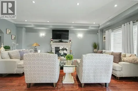 284 Normanhurst Avenue Hamilton ON L8N 5N4