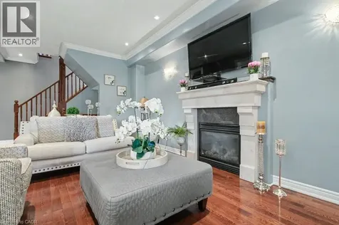 284 Normanhurst Avenue Hamilton ON L8N 5N4