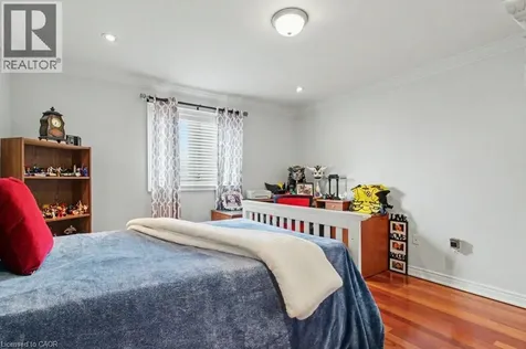 284 Normanhurst Avenue Hamilton ON L8N 5N4