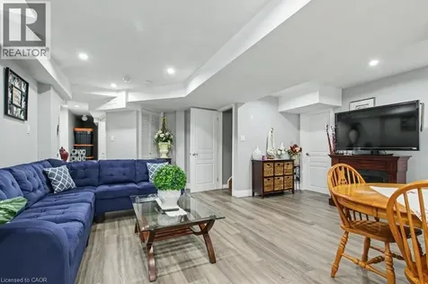 284 Normanhurst Avenue Hamilton ON L8N 5N4