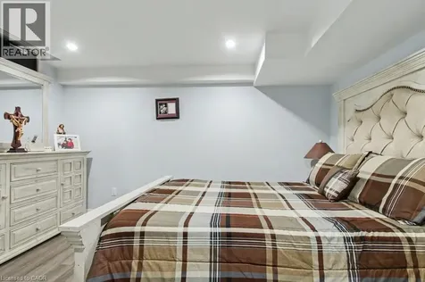 284 Normanhurst Avenue Hamilton ON L8N 5N4