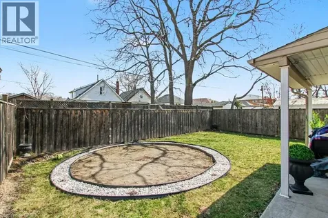 284 Normanhurst Avenue Hamilton ON L8N 5N4