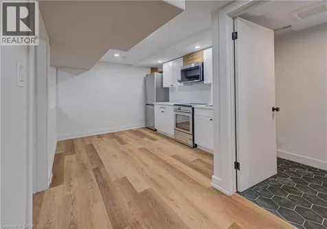 10 Weaver Street Cambridge ON N3C 1V8