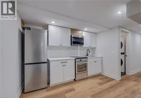 10 Weaver Street Cambridge ON N3C 1V8