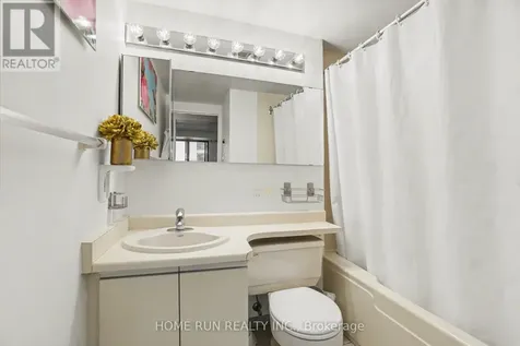 200 Bay Street Ottawa ON K1R 7W8