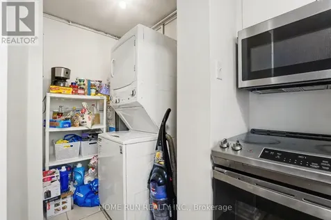200 Bay Street Ottawa ON K1R 7W8