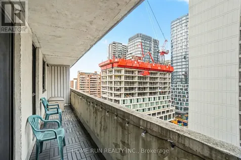 200 Bay Street Ottawa ON K1R 7W8