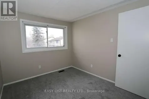 24 Baneberry Crescent Ottawa ON K2L 2Y4
