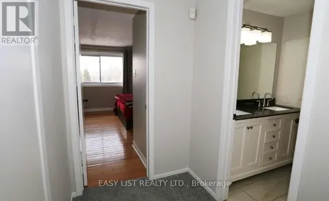 24 Baneberry Crescent Ottawa ON K2L 2Y4