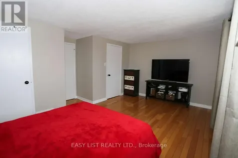 24 Baneberry Crescent Ottawa ON K2L 2Y4