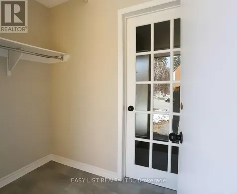 24 Baneberry Crescent Ottawa ON K2L 2Y4