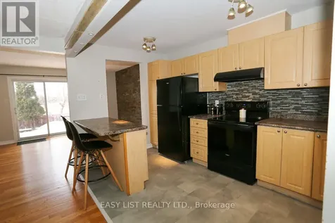 24 Baneberry Crescent Ottawa ON K2L 2Y4