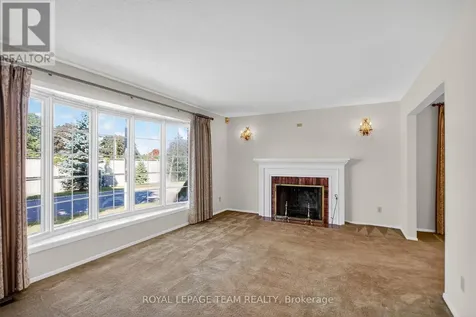 1900 Southampton Court Ottawa ON K2C 0W3