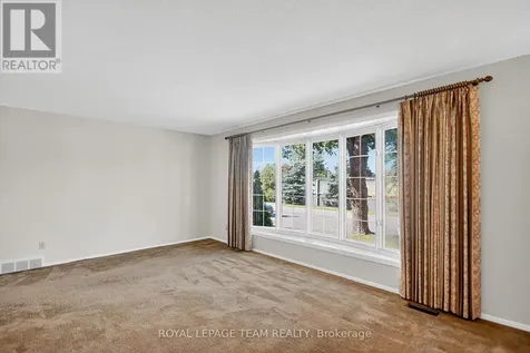 1900 Southampton Court Ottawa ON K2C 0W3