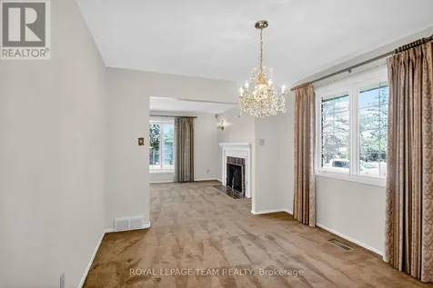 1900 Southampton Court Ottawa ON K2C 0W3