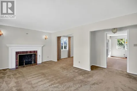 1900 Southampton Court Ottawa ON K2C 0W3