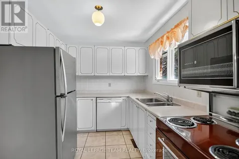 1900 Southampton Court Ottawa ON K2C 0W3