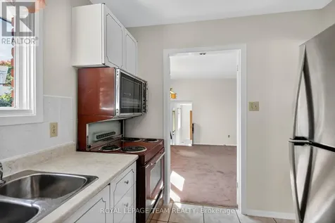 1900 Southampton Court Ottawa ON K2C 0W3