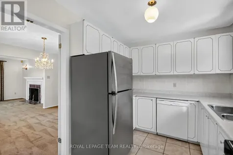 1900 Southampton Court Ottawa ON K2C 0W3