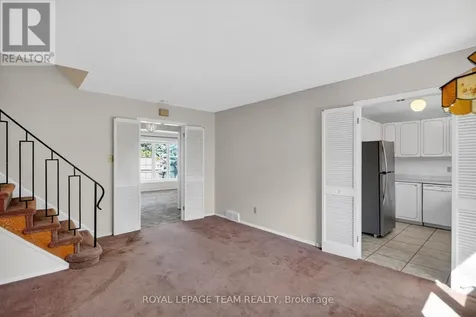 1900 Southampton Court Ottawa ON K2C 0W3