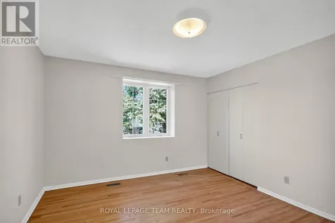 1900 Southampton Court Ottawa ON K2C 0W3