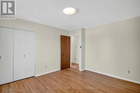 1900 Southampton Court Ottawa ON K2C 0W3