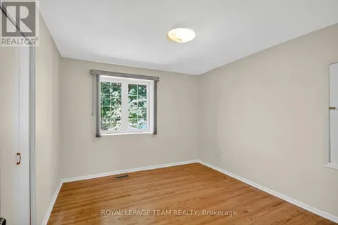 1900 Southampton Court Ottawa ON K2C 0W3