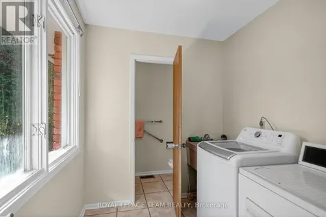 1900 Southampton Court Ottawa ON K2C 0W3