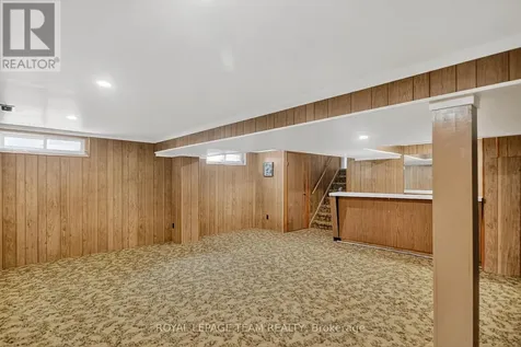 1900 Southampton Court Ottawa ON K2C 0W3