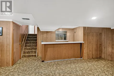 1900 Southampton Court Ottawa ON K2C 0W3