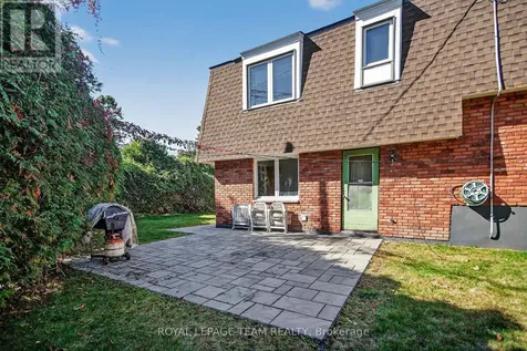 1900 Southampton Court Ottawa ON K2C 0W3