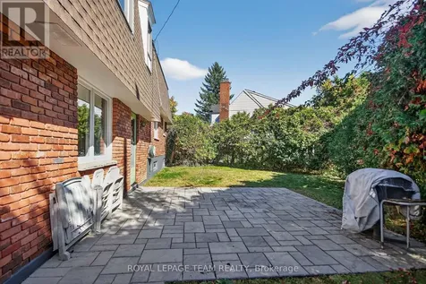 1900 Southampton Court Ottawa ON K2C 0W3