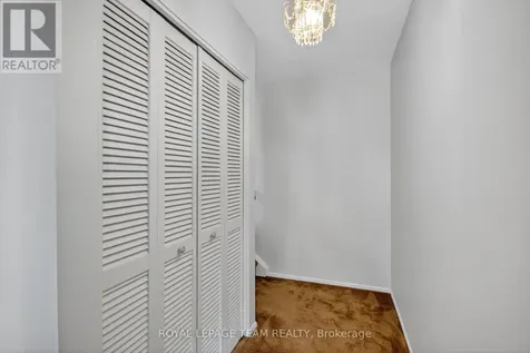 1900 Southampton Court Ottawa ON K2C 0W3