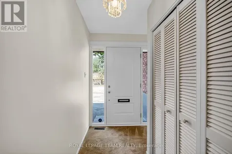 1900 Southampton Court Ottawa ON K2C 0W3