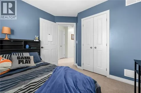 160 Wallace Avenue South Welland ON L3B 1R5