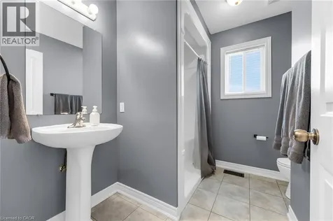 160 Wallace Avenue South Welland ON L3B 1R5