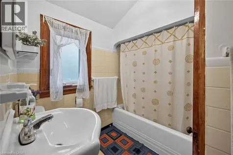 144 Hunter Street West Hamilton ON L8P 1R1