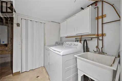 144 Hunter Street West Hamilton ON L8P 1R1