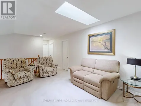 9 Bill Knowles Street Uxbridge ON L9P 0E5