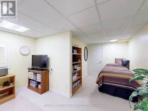 9 Bill Knowles Street Uxbridge ON L9P 0E5