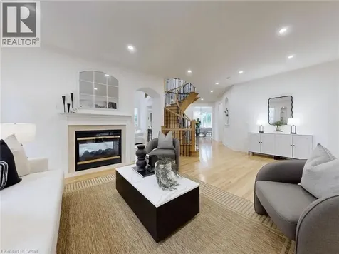 2238 Lyndhurst Drive Oakville ON L6H 7V4