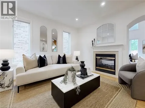 2238 Lyndhurst Drive Oakville ON L6H 7V4