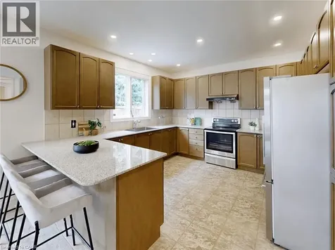 2238 Lyndhurst Drive Oakville ON L6H 7V4